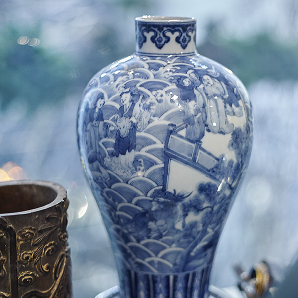 blue and white Chinese vase