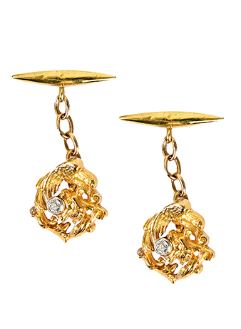 gold earrings 