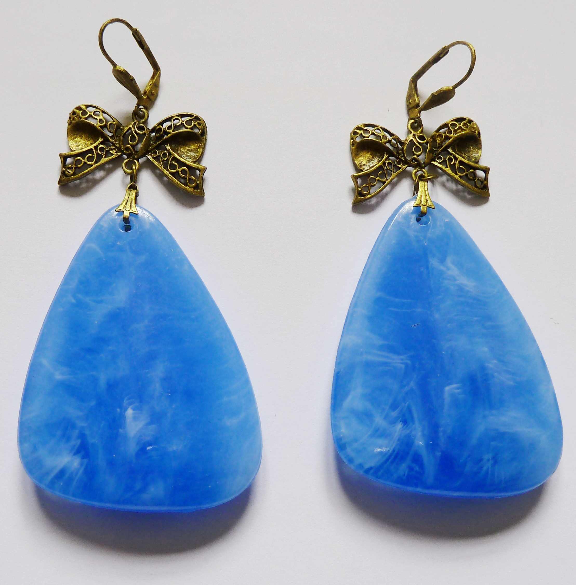 vintage large blue drop lucit earrings