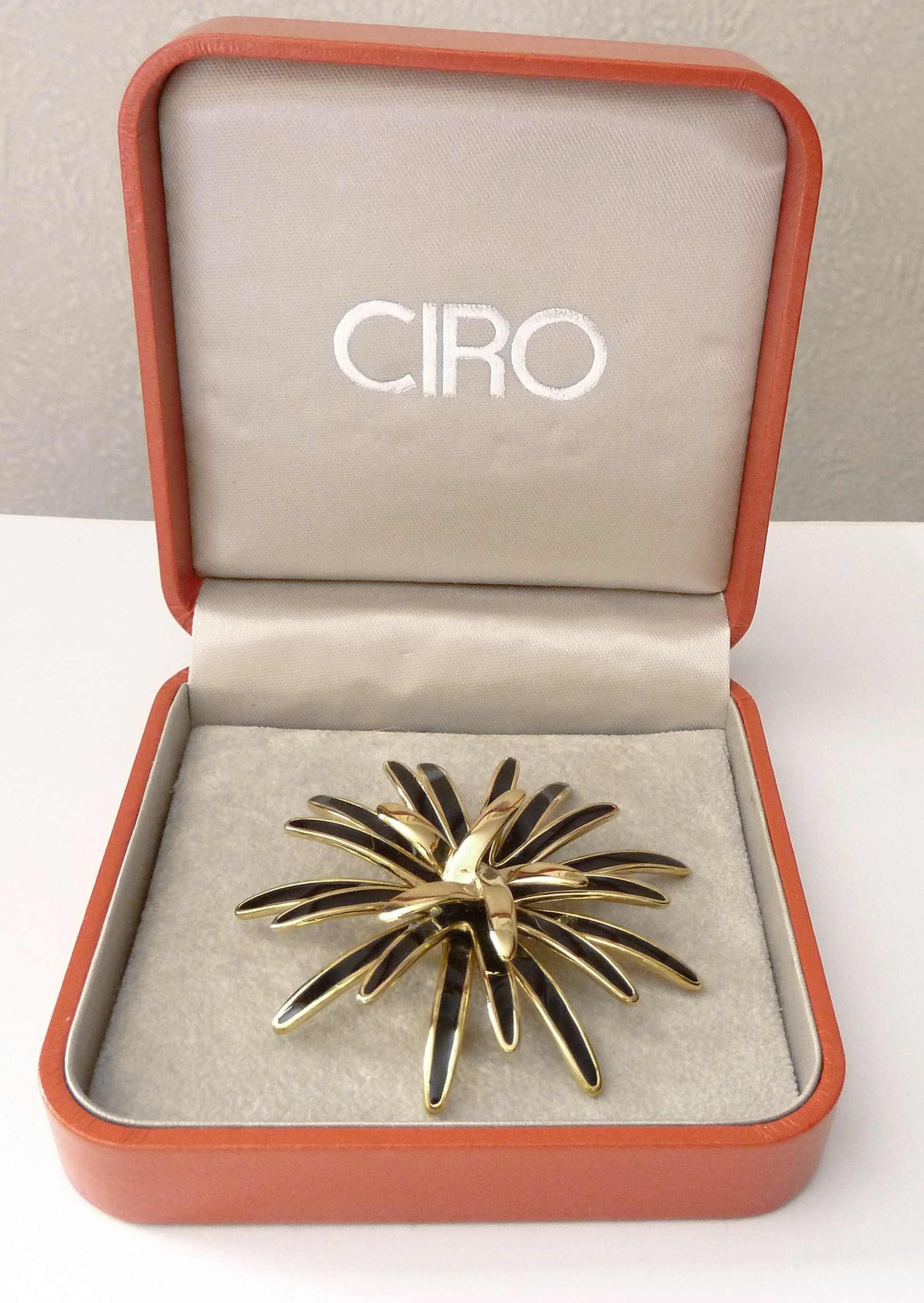 Ciro vintage gold tone brooch